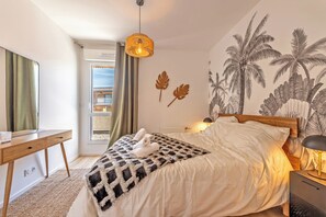 3 slaapkamers, een strijkplank/strijkijzer, wifi, beddengoed