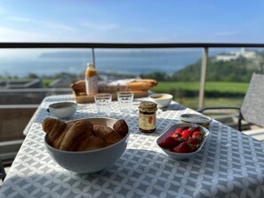屋外ダイニングエリア