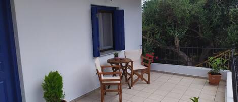 House, Smoking | 1 bedroom, desk