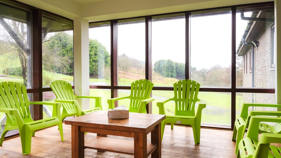 Bunkhouse/20bedroom/sleeps85/4acre/gamesroom/wifi