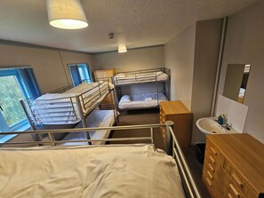 19 chambres, accès au Wi-Fi (inclus), literie fournie