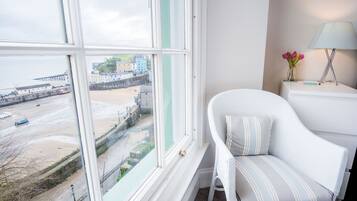 2 bedrooms, premium bedding, bed sheets