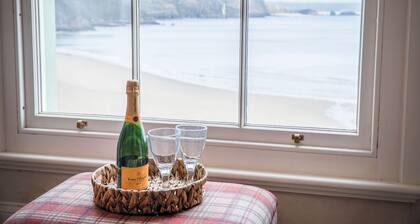 Belle Vue Court - 2 Bedroom Apartment - Tenby