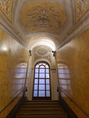 Interior - Luxury apartment in an 18th century building, very central but quiet (Bologna)