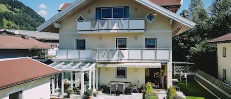 Bagian depan properti