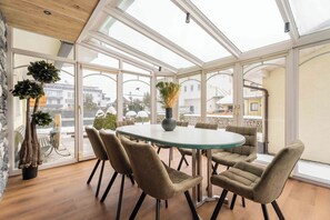 Signature Condo | In-room dining