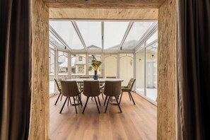 Signature appartement | Dineren op de kamer