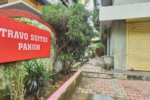 Property entrance - OYO Flagship Travo Suites Panjim (Panaji)