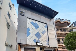 Front of property - Super OYO Flagship Hotel Paradise (Varanasi)