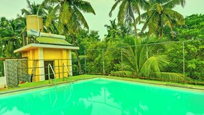 Pool - OYO Flagship Peppy Guest House (Calangute)