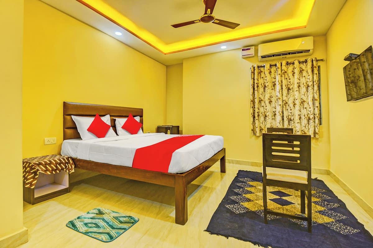 Deluxe Double Room | 1 bedroom, bed sheets