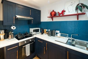 Studio | Dapur peribadi | Peti sejuk, ketuhar gelombang mikro, ketuhar, dapur 