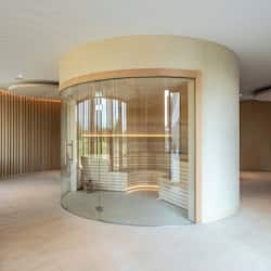 Couples treatment room(s), sauna, hot tub, steam room