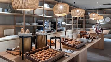 Frukostbuffé varje dag (EUR 26 per person)