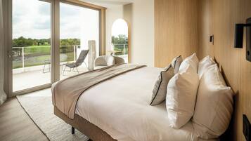 1 bedroom, pillowtop beds, minibar, in-room safe