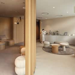 Couples treatment room(s), sauna, hot tub, steam room