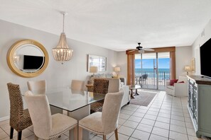 Televisión, mesa de ping pong