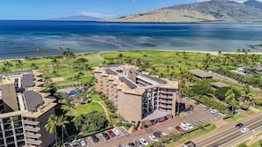 Exterior - Ocean Views from Lanai, Living Room & Bedroom! Oceanfront Complex! (Kihei)