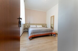 Basic-Zimmer | Bügeleisen/Bügelbrett, kostenloses WLAN