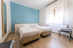 Basic Room | Iron/ironing board, free WiFi