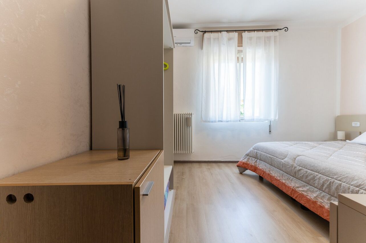 Basic Room | Iron/ironing board, free WiFi