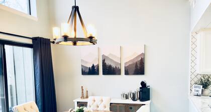 The Retreat - At Lake Monroe.
No Cleaning Fees.