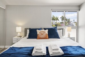 4 bedrooms, desk, iron/ironing board, travel cot