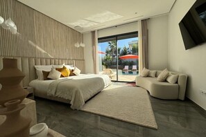 4 bedrooms, iron/ironing board, travel cot, free WiFi
