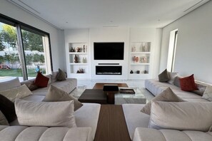 Smart TV, ping pong