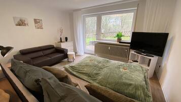 1 Schlafzimmer, Reisekinderbett, kostenloses WLAN, Bettwäsche