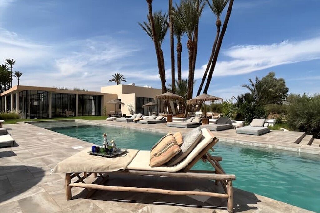 حمّام سباحة خارجي