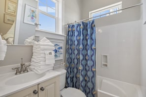 Shower, hair dryer, towels, shampoo - Cozy 3BR Beach Home, Pool & Beach Access ~ Blue Lagoon, Seacrest Beach 30A (Panama City Beach)