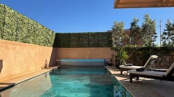 Piscine extérieure, piscine chauffée