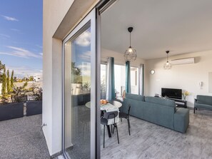 TV - 2 bedroom apartment in Kapparis (Paralimni)