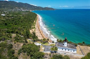 Liegestühle, Strandtücher