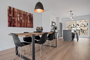 Townhome | In-room dining - Maison Oasis by RVMT (Mont-Blanc)