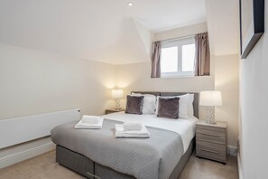 1 slaapkamer, een strijkplank/strijkijzer, gratis wifi, beddengoed