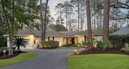 Sea Pines house ~ Golf Sim / Putting Green / Game Room ~ Golf & Beach Retreat