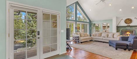 المنشأة من الداخل