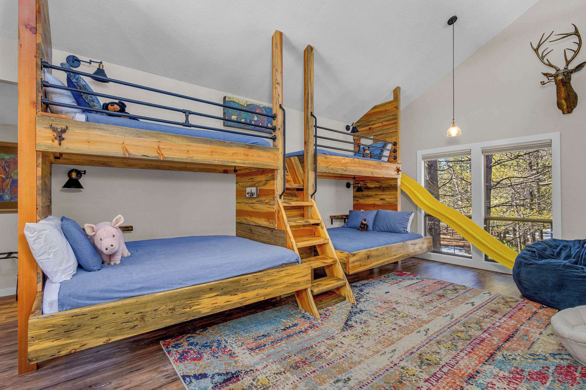 4 bedrooms, iron/ironing board, WiFi