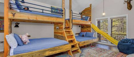 4 habitaciones, tabla de planchar con plancha y wifi