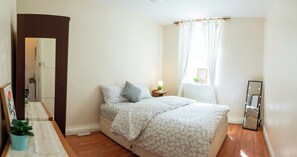 2 bedrooms, iron/ironing board, free WiFi, bed sheets