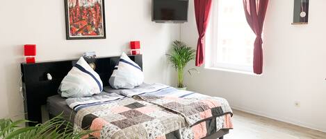 2 多间卧室、WiFi、床单