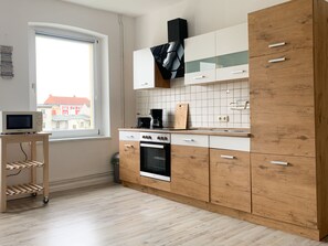 Private kitchen - Entspannung Pur: Stadtnahe Ferienwohnung mit Grünem Rückzugsort im Garten (Schwerin)