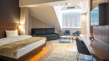 Family Double Room | In-room safe, individually decorated, desk, blackout drapes