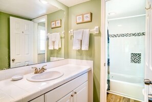 Condo, 2 habitaciones | Baño