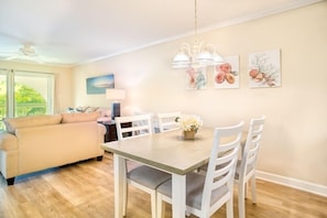 Apartment, 2 Schlafzimmer | Speisen