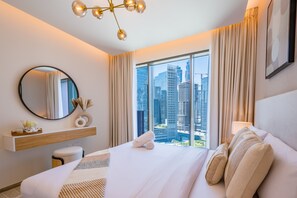 Safe på rommet, strykejern/-brett, wi-fi (inkludert) og sengetøy