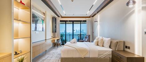 1 bedroom, in-room safe, iron/ironing board, free WiFi