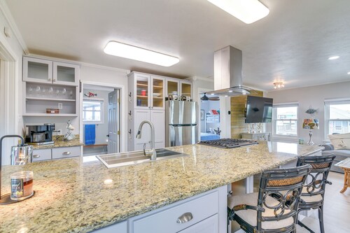 Retreat w/ Hot Tub & Fenced Yard: Walk to Beach